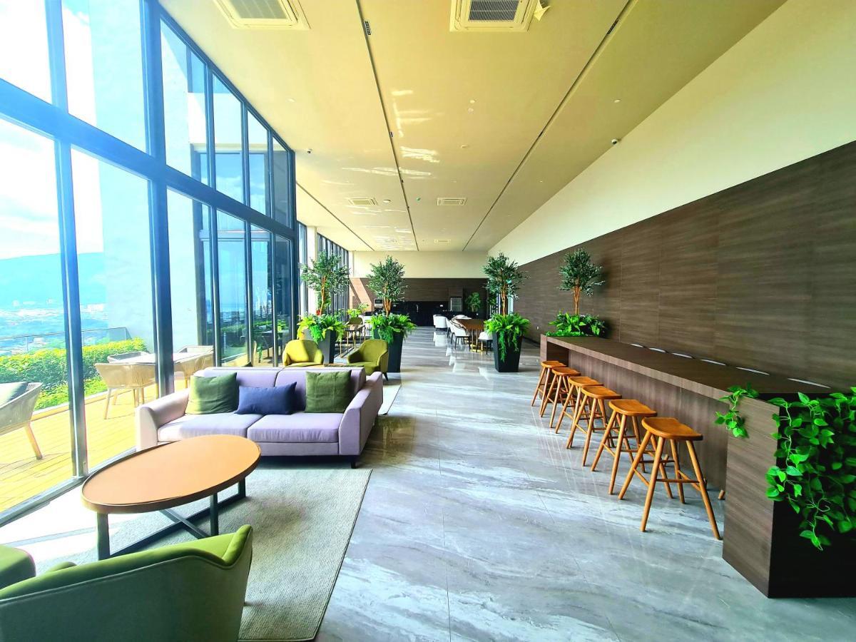 Beacon Executive Premium Suite Джордж Таун Екстериор снимка