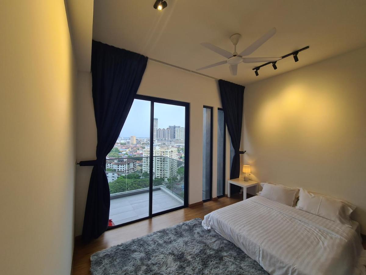 Beacon Executive Premium Suite Джордж Таун Екстериор снимка