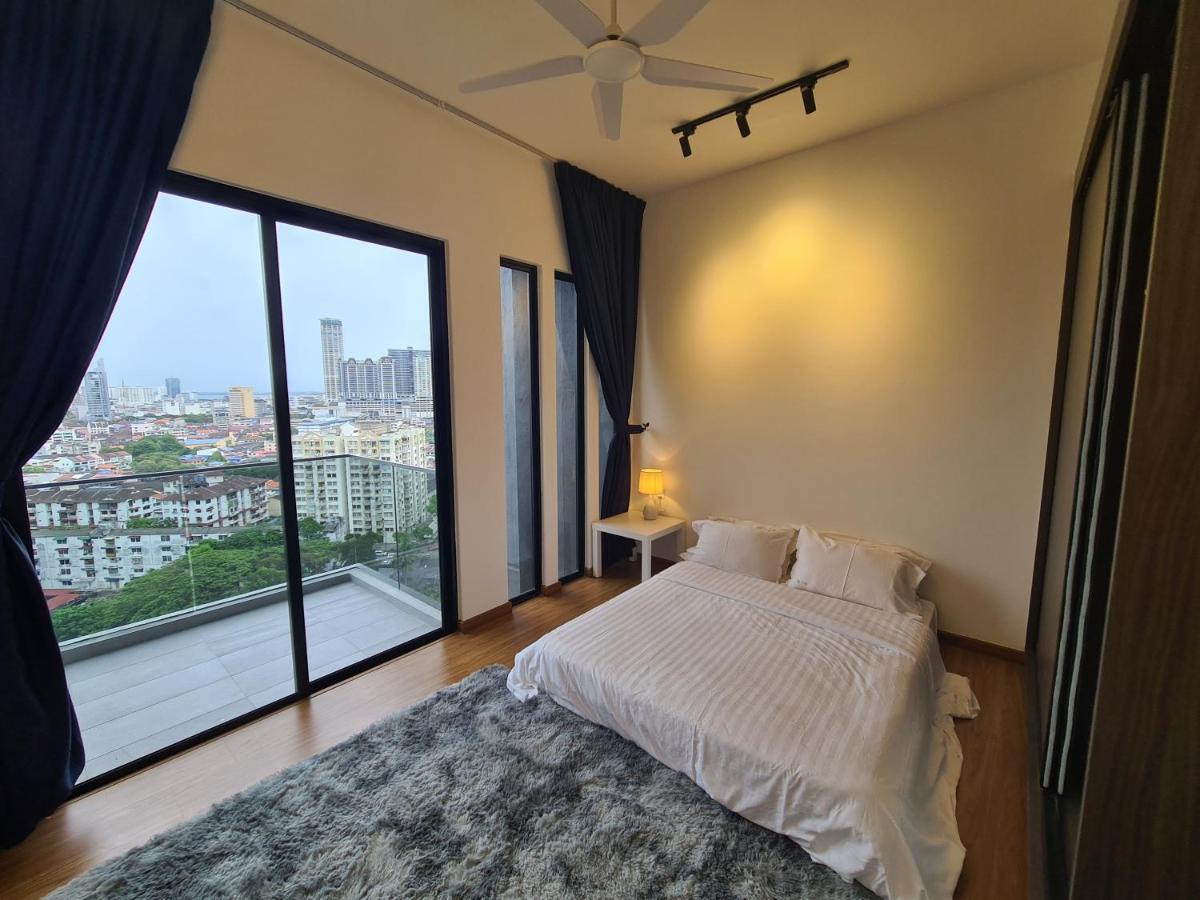 Beacon Executive Premium Suite Джордж Таун Екстериор снимка