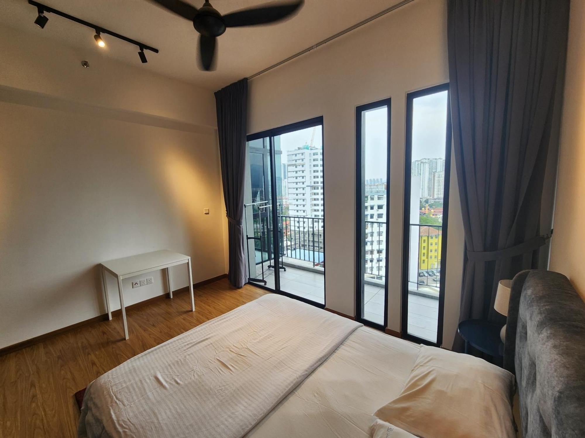 Beacon Executive Premium Suite Джордж Таун Екстериор снимка