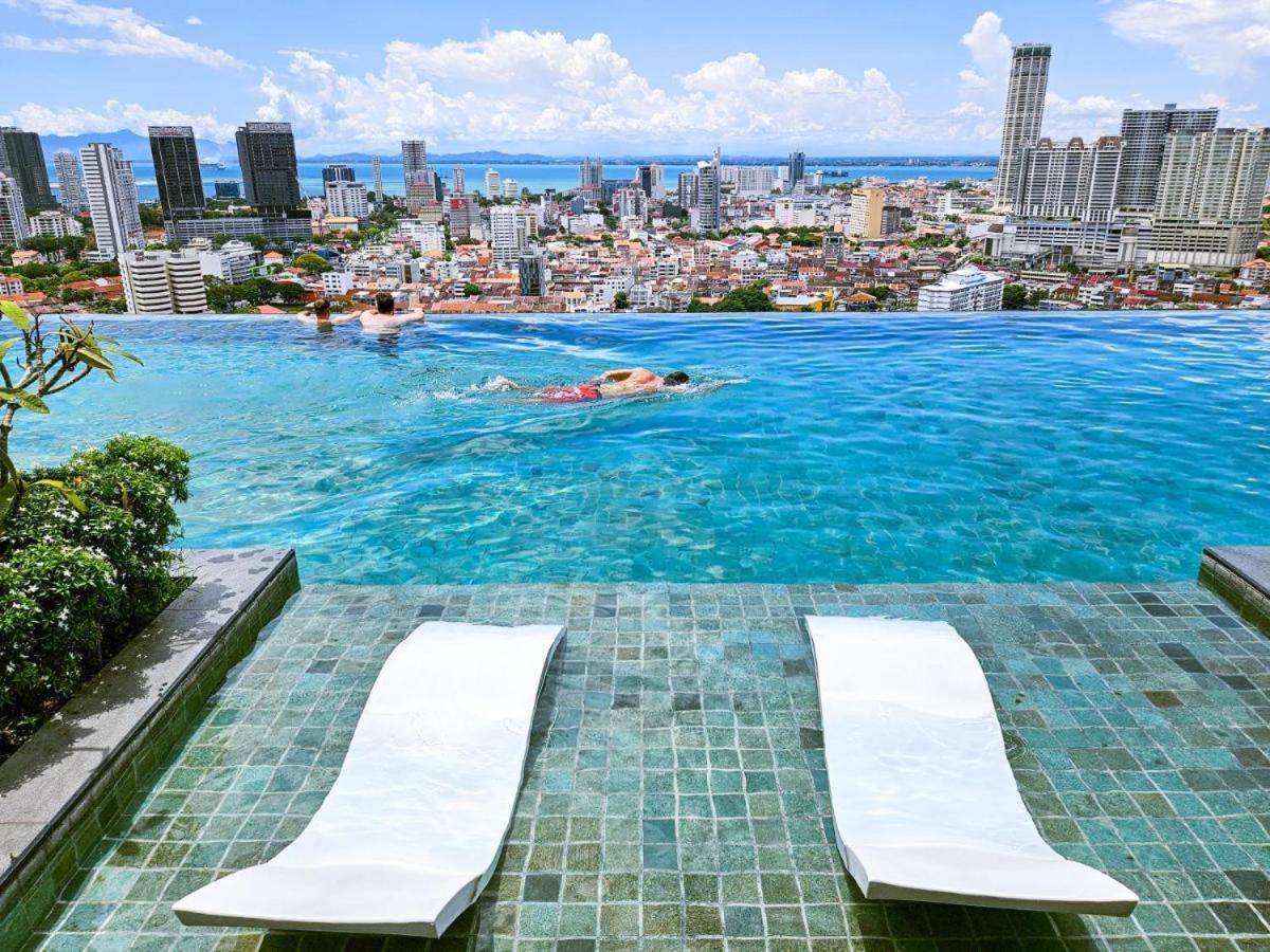 Beacon Executive Premium Suite Джордж Таун Екстериор снимка